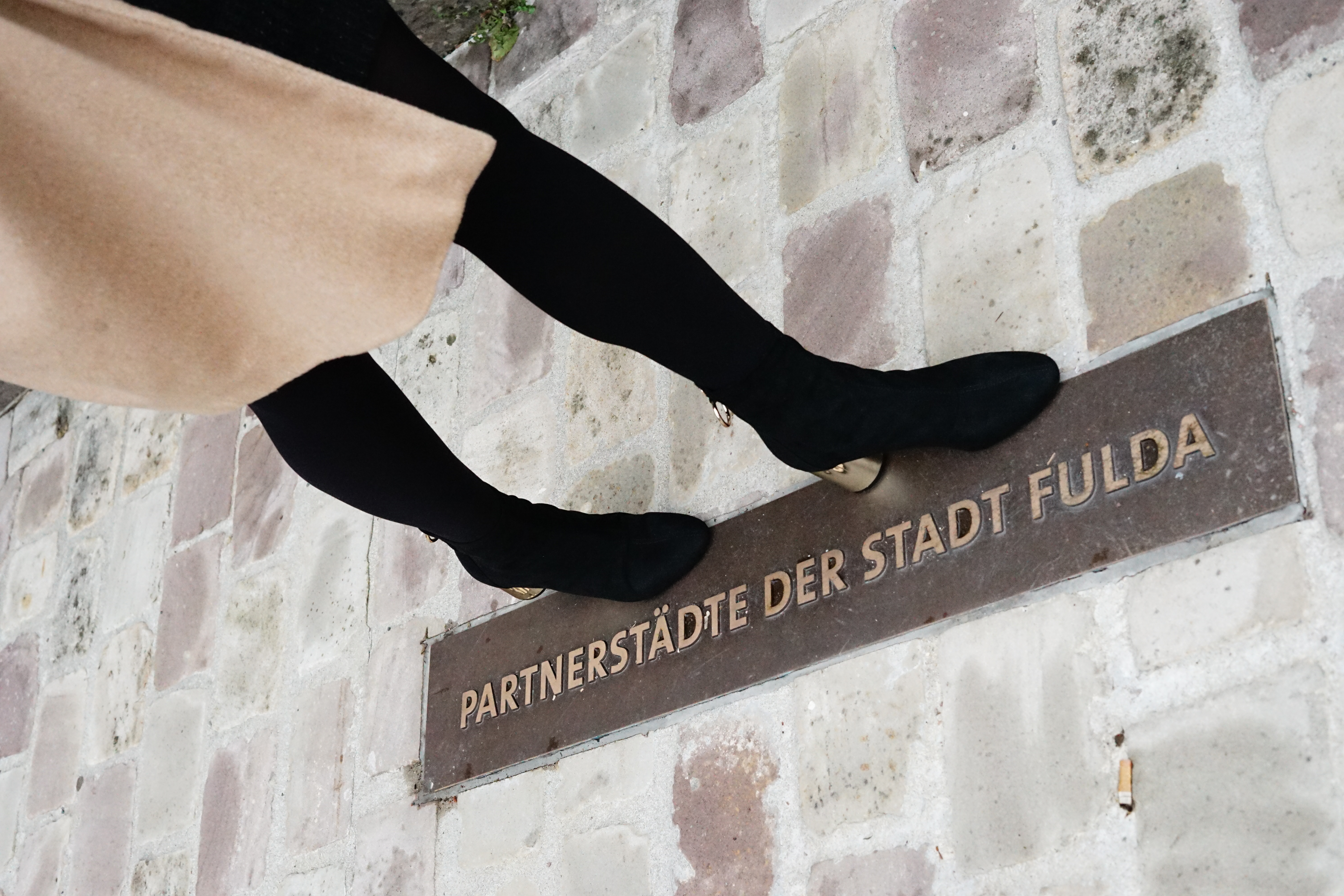 You are currently viewing Goldenen Fußes entlang des Fuldaer Stadtschlosses
